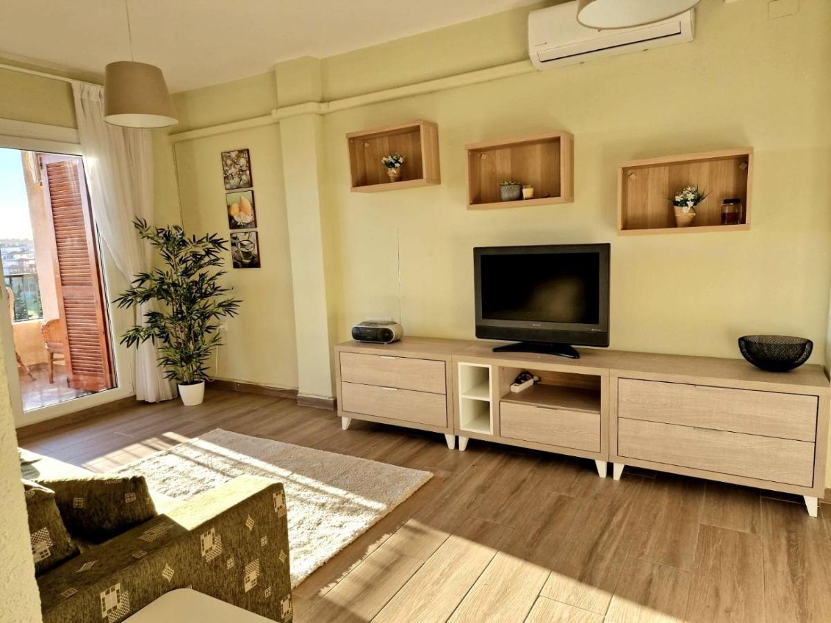 Cozy Apartment With Sea View Torrevieja Buitenkant foto