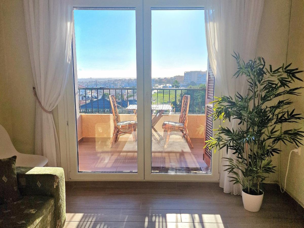 Cozy Apartment With Sea View Torrevieja Buitenkant foto