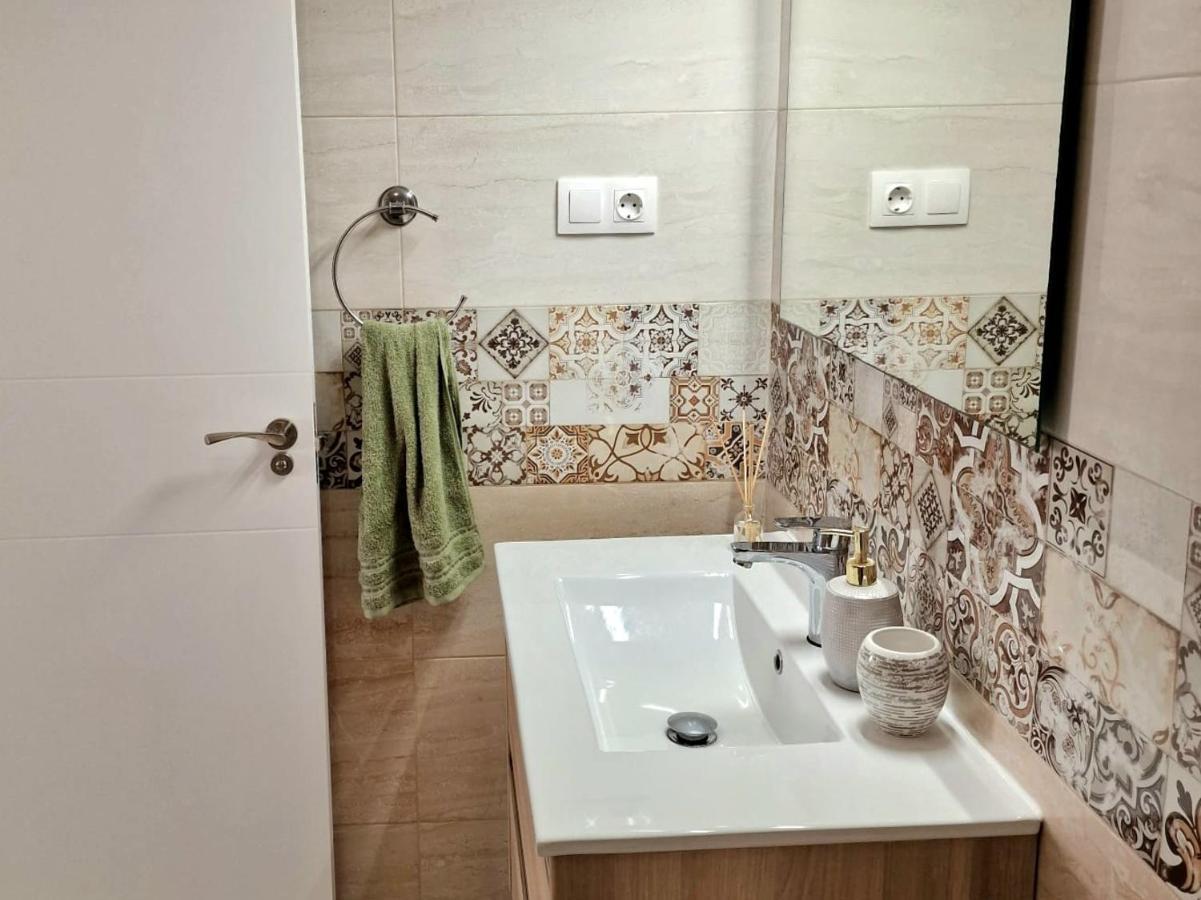 Cozy Apartment With Sea View Torrevieja Buitenkant foto