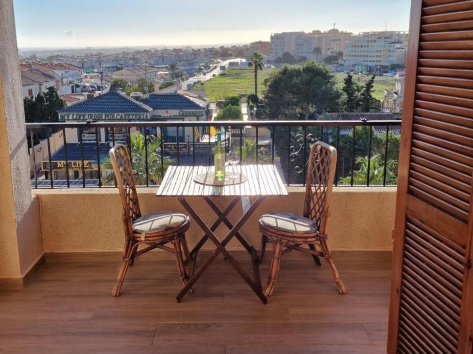 Cozy Apartment With Sea View Torrevieja Buitenkant foto