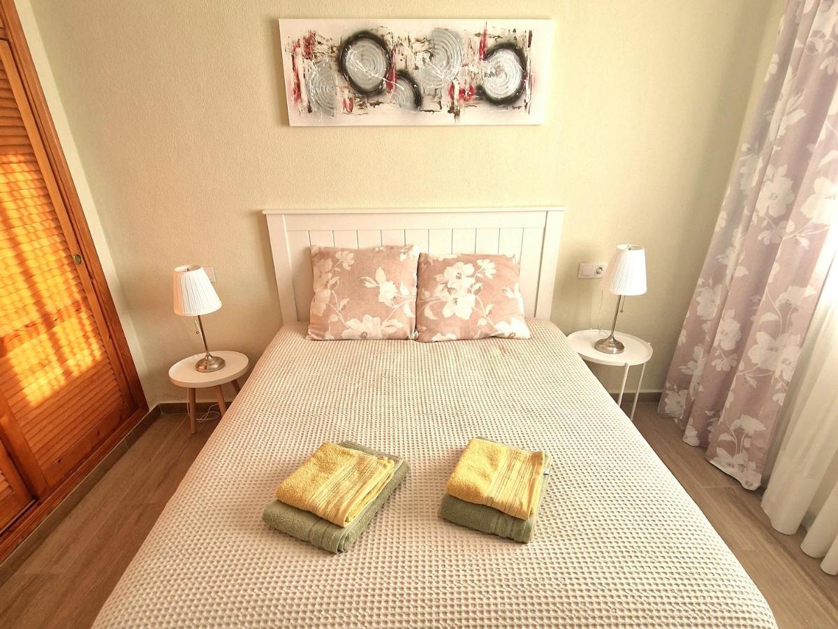 Cozy Apartment With Sea View Torrevieja Buitenkant foto