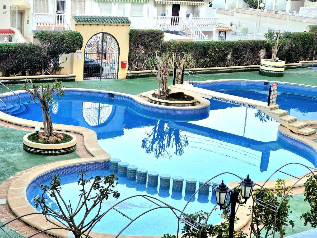 Cozy Apartment With Sea View Torrevieja Buitenkant foto