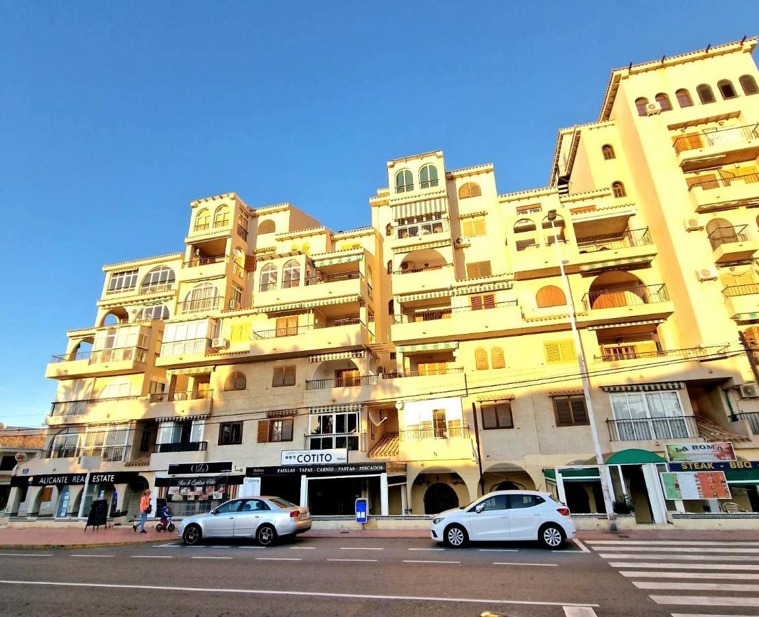 Cozy Apartment With Sea View Torrevieja Buitenkant foto