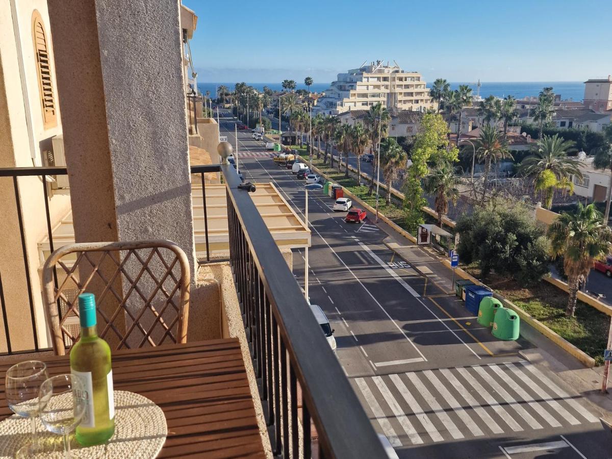 Cozy Apartment With Sea View Torrevieja Buitenkant foto