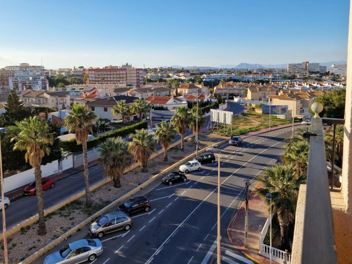 Cozy Apartment With Sea View Torrevieja Buitenkant foto