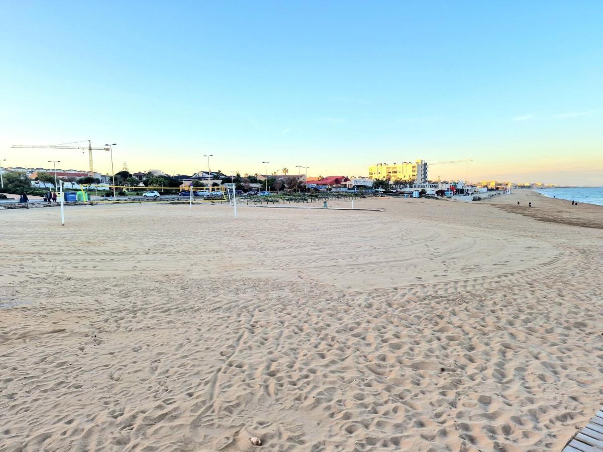 Cozy Apartment With Sea View Torrevieja Buitenkant foto